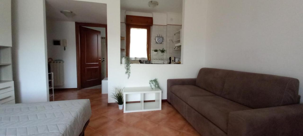 Alloggio Turistico A Via Modugno Vitinia Luaran gambar